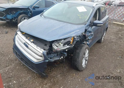 2018 Ford Escape Titanium из США, поврежденный, VIN 1FMCU9J92JUC75426
